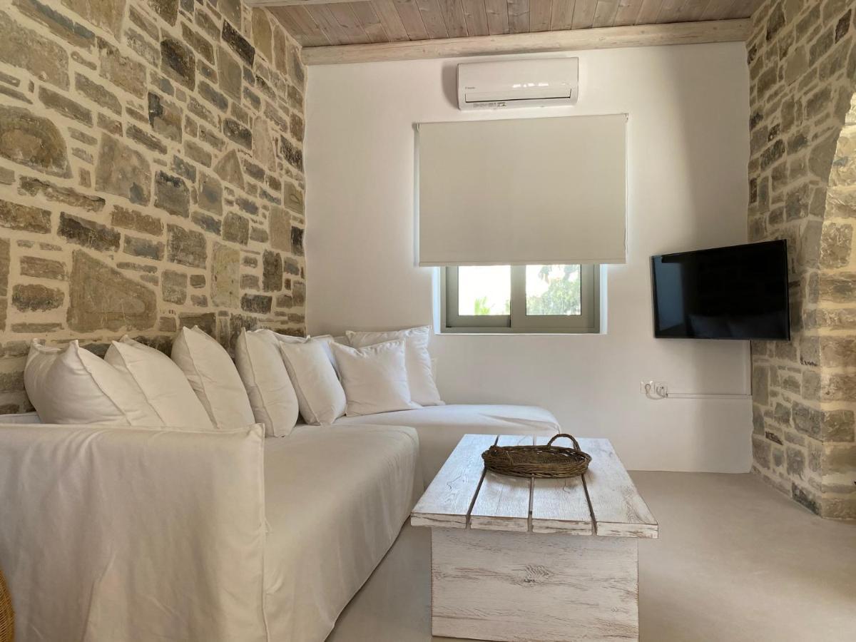 Laini Luxury Suites Pombia エクステリア 写真