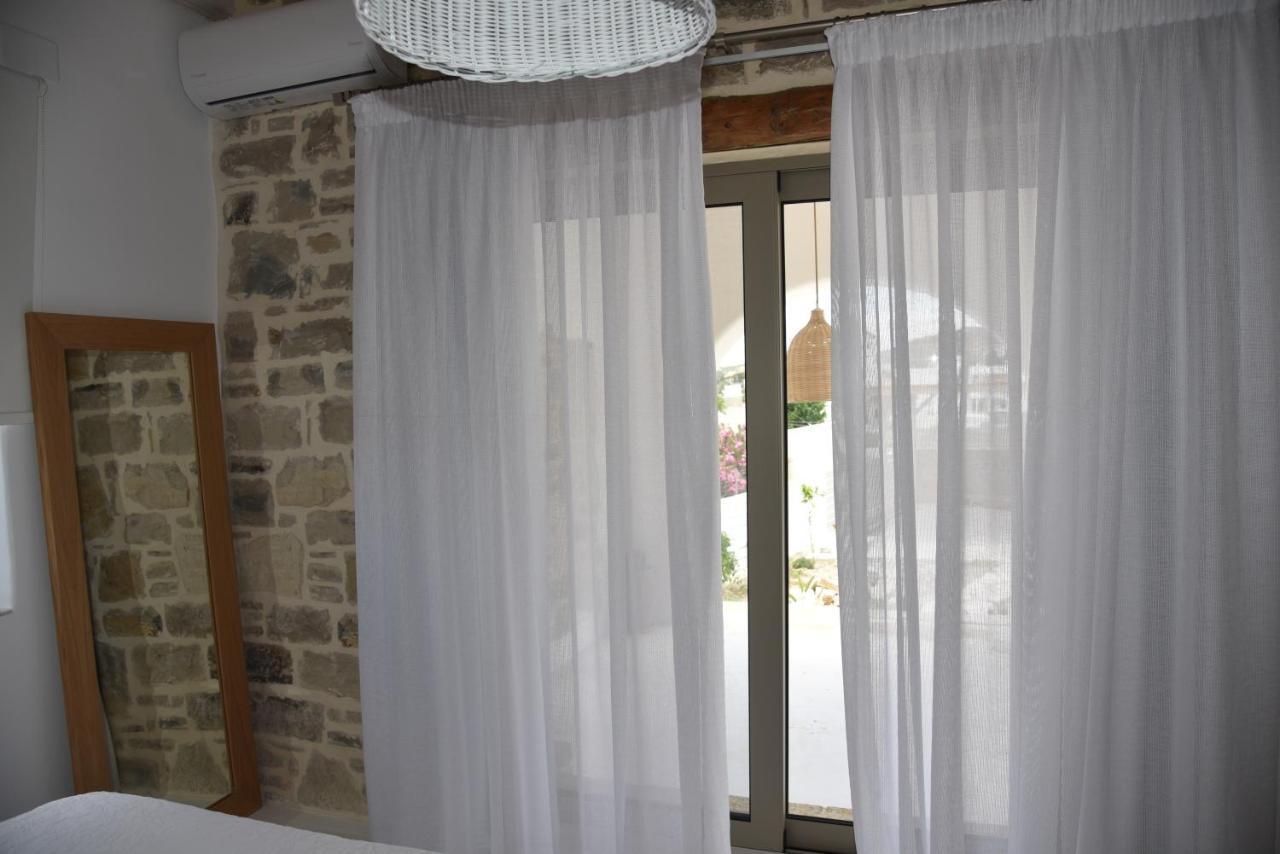 Laini Luxury Suites Pombia エクステリア 写真