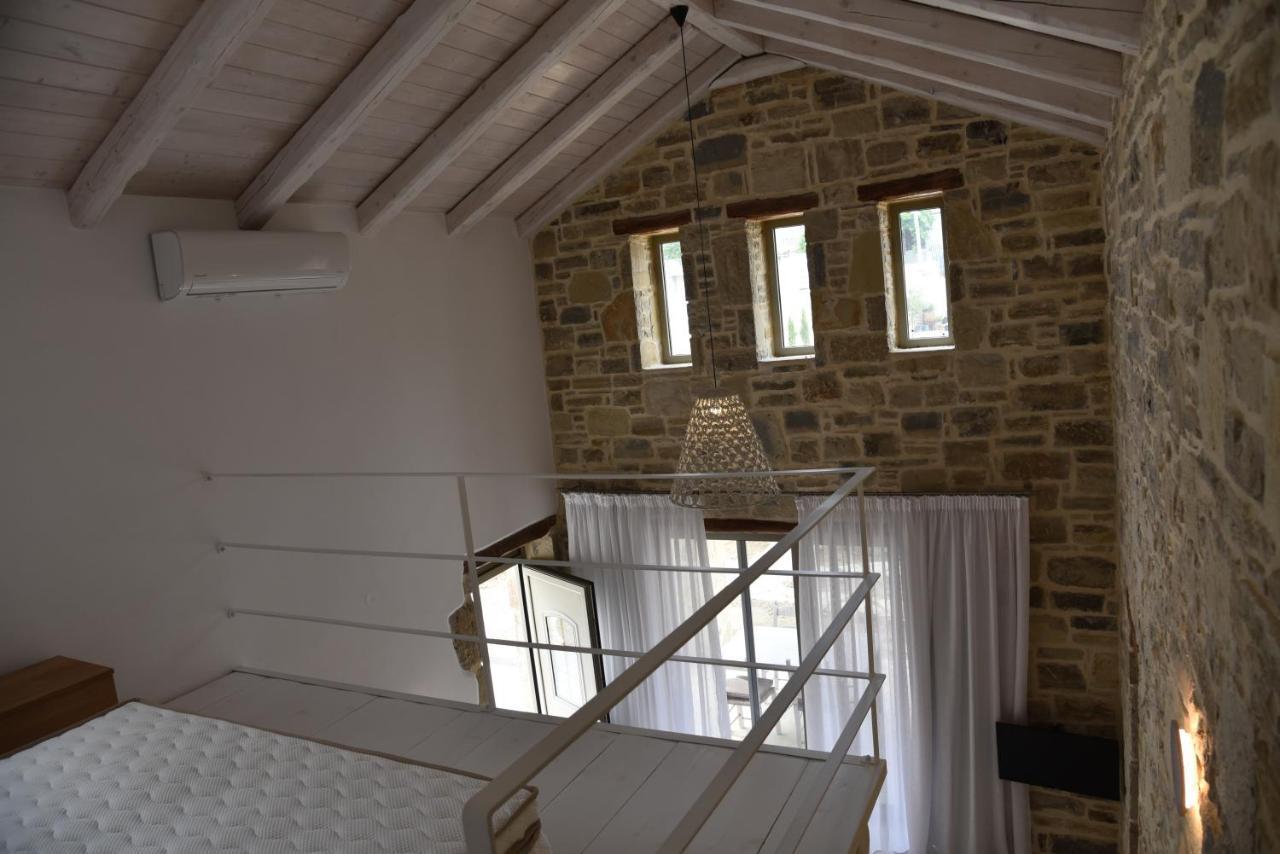 Laini Luxury Suites Pombia エクステリア 写真