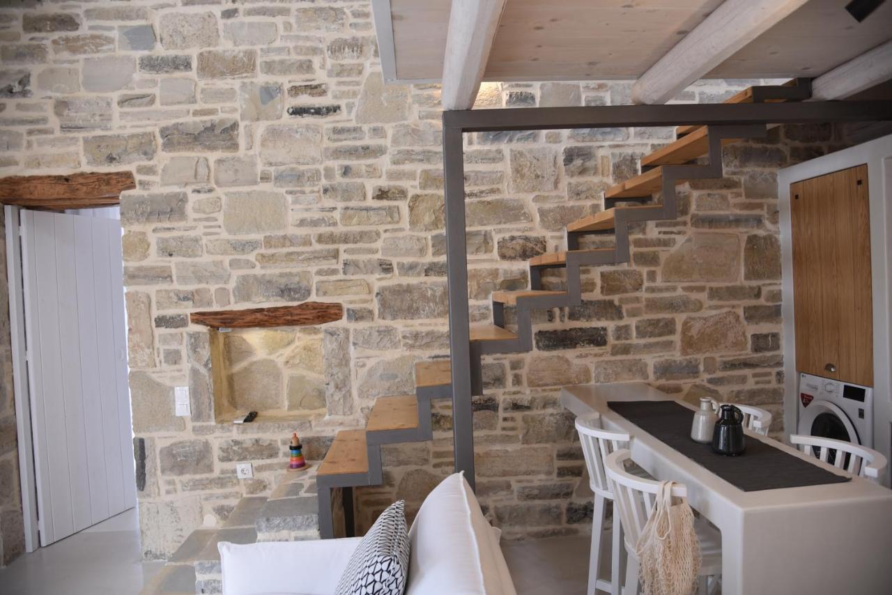 Laini Luxury Suites Pombia エクステリア 写真